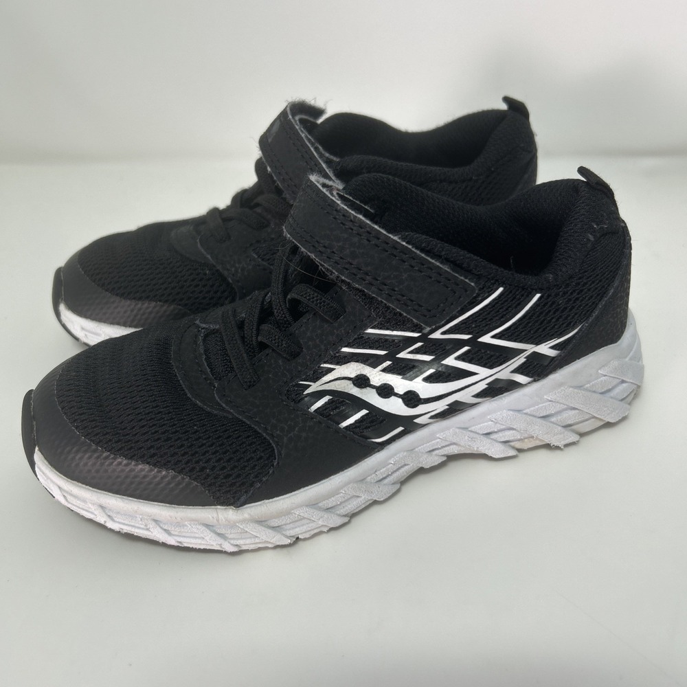 Saucony Kids' Wind 2.0 A/C‎ Sneaker, Size 12M Black/ White SK265588
